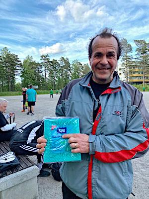 Ottelun Laadukkain pelaaja, Hartsa!
Lujaa topparointia, siivosi maalin edustaa! Palgittiin laadukkaalla siivousliinalla