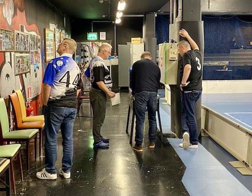 Triathlonmestaruus 23 ratgaistiin korisheitoilla, flipperill&auml; ja puttaamalla.
Mestariksi Gapa Lahtela!
Podiumille giipesiv&auml;t my&ouml;s Masu 2. Jyg&auml; 3.